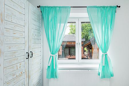 Gyerekszoba függöny - mentazöld pöttyökkel 86